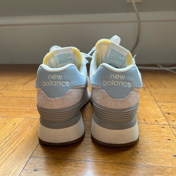 New Balance WL574+ - Picture 2 of 5